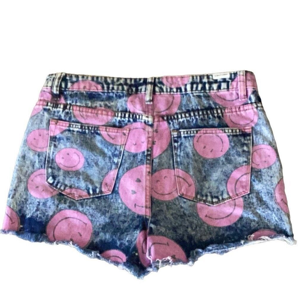 Almost Famous Smiley Face Cut Off Jean Shorts Women’s 9 High Rise Denim - Picture 3 of 9